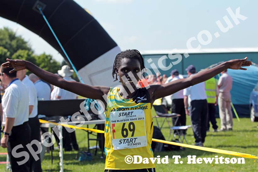 Perendis Lekepana (Run Fast) wins the Blaydon Races, June 9th.